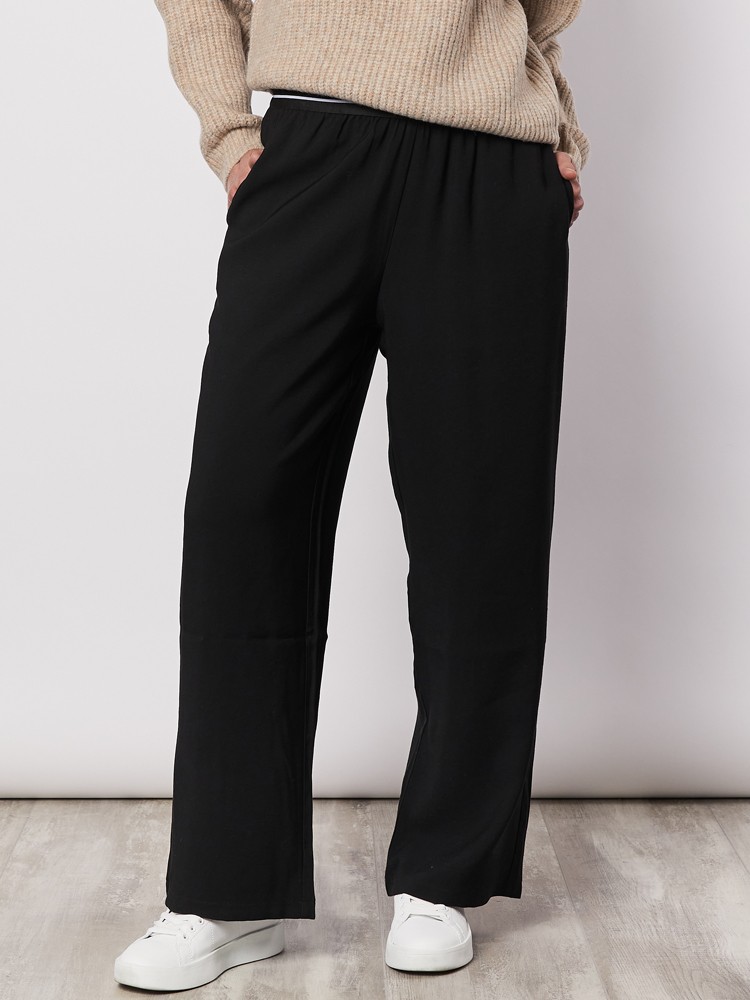 Relaxed Wide Leg Pant