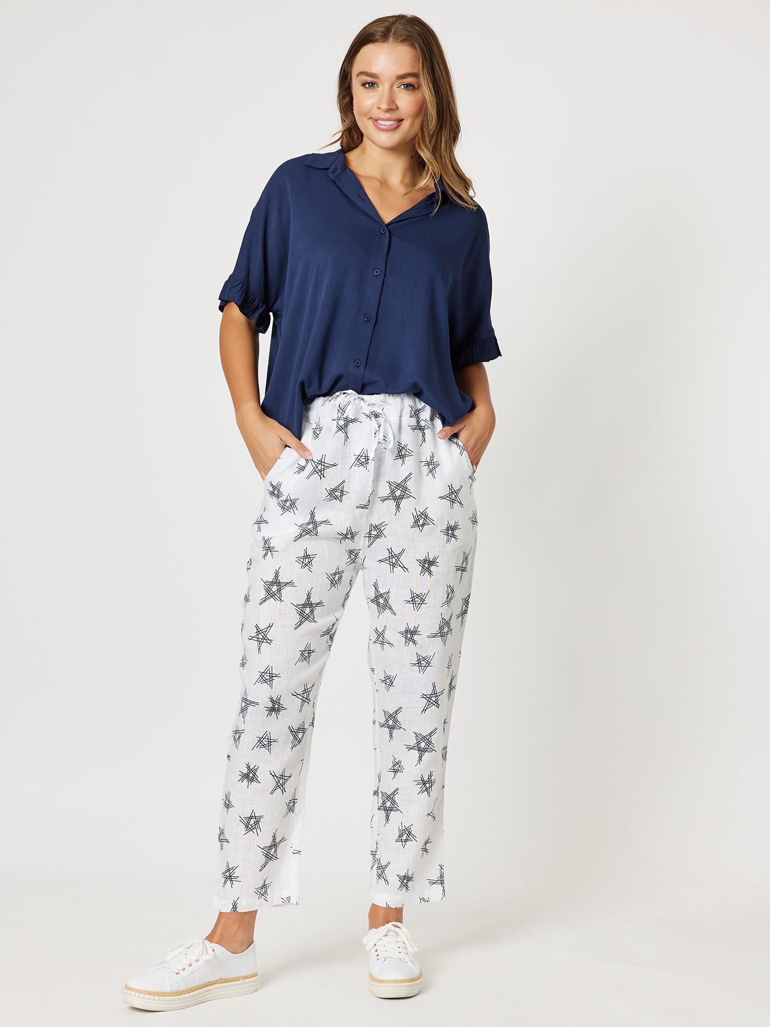 Graphic Star Print Linen Pant