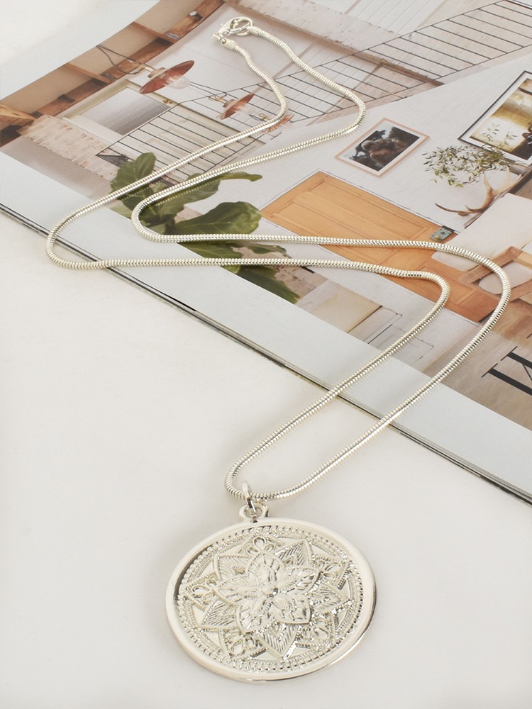 Floral Pendant Necklace